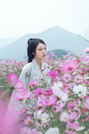 《女班长把胸露出来让我吃》在线观看-女班长把胸露出来让我吃-7集...