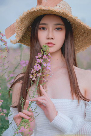 红桃国际一起草-在线观看-第1集正在播放-怪兽影视