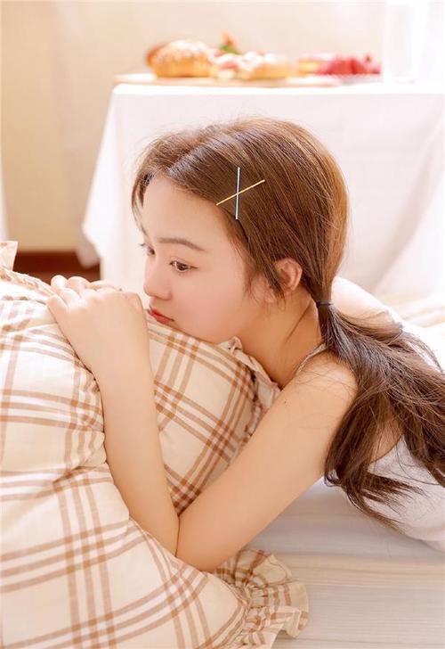 用五十路老熟女码A片诠释优雅风采,领略时光雕刻的美...
