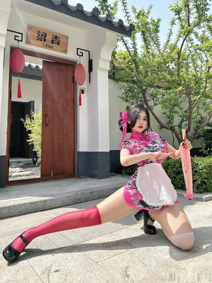 扒开继母大腿丰满的阴道,跨越道德界限的危险游戏,挑战...
