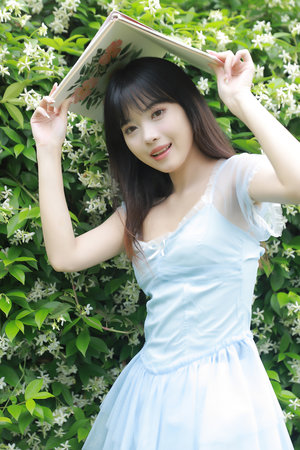 初美沙希的成长故事,感动无数粉丝,揭秘她背后的努力与...