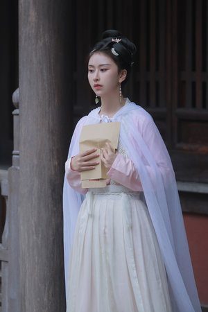 操中国美女b在线视频,如何成【为】《流量爆款的秘密...