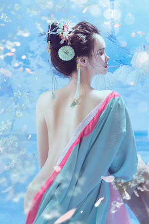 安心亚新写真曝光甜美笑容迷人眼眸尽显魅力快来欣赏这...