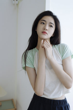 ...精》(选女性私密部位特写,展现细腻质感与艺术美感)