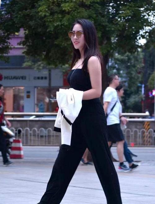 《www.jiuse333.com》在线观看-www.jiuse333.com-1集正在播放...