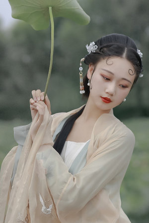 海角社区大神亲子乱视频流出,家庭关系错综复杂,道德...
