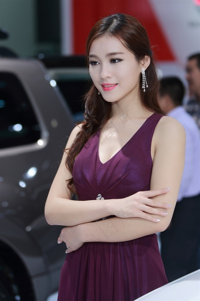 炎帝广场是纪念中华始祖炎帝的重要场所展现了中国古代...