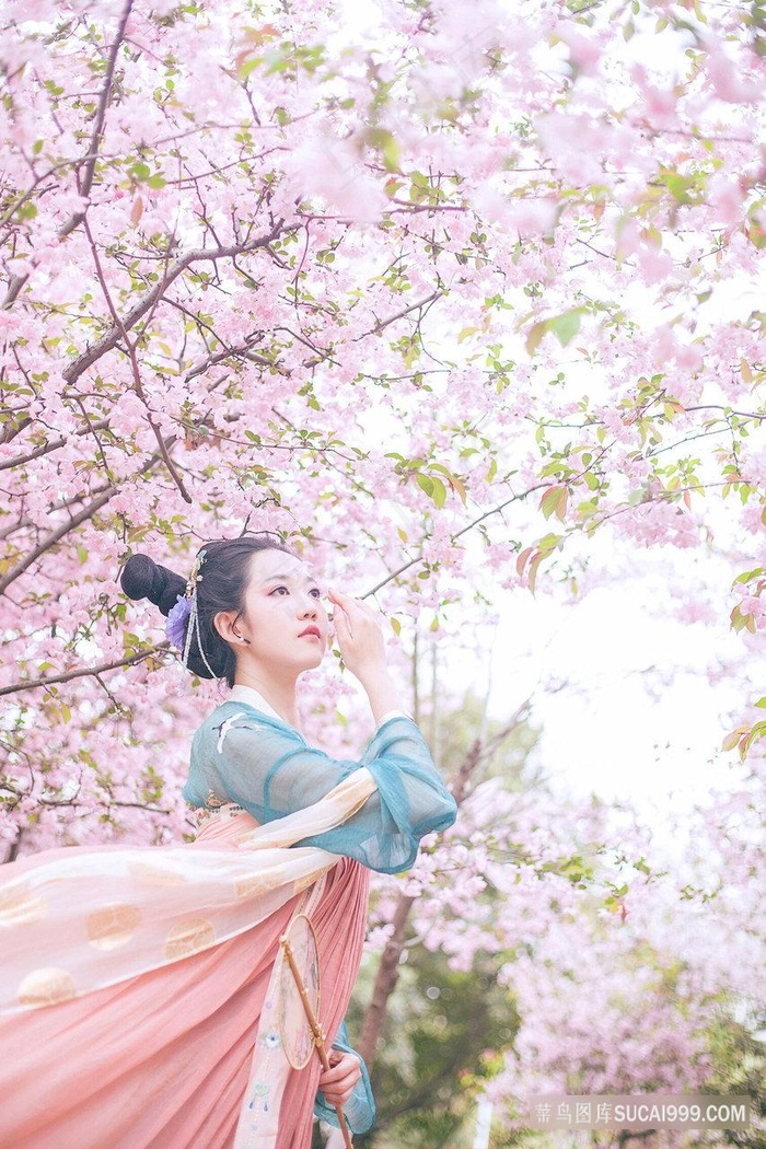 女女调教被C哭捆绑喷水百合诱惑,泪水滑落时的柔情...