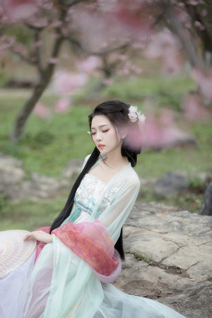 老校长不戴套玩新婚老师-在线观看-第6集正在播放-怪兽影视