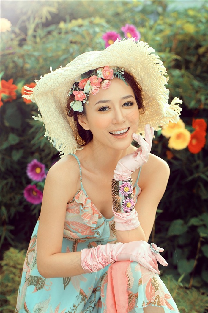 Heygen AI呈现的美女把腿张开让男人通的视频,画风浪漫...