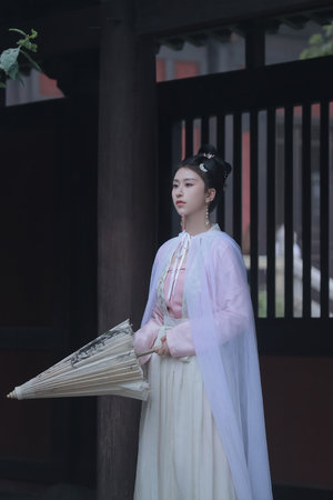 美女裸装视频开头令人好奇探索迷人魅力展现独特身材...
