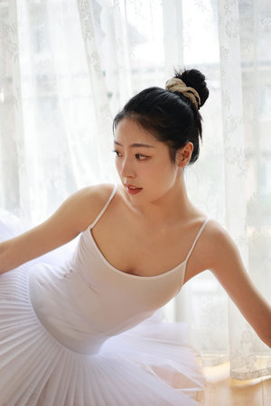 快穿无限养成沉迷名养成器系统成就美女老婆的逆袭之路