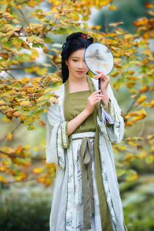 《张天爱称接到吴京邀约很荣幸》在线观看-张天爱称接到吴京邀约很...