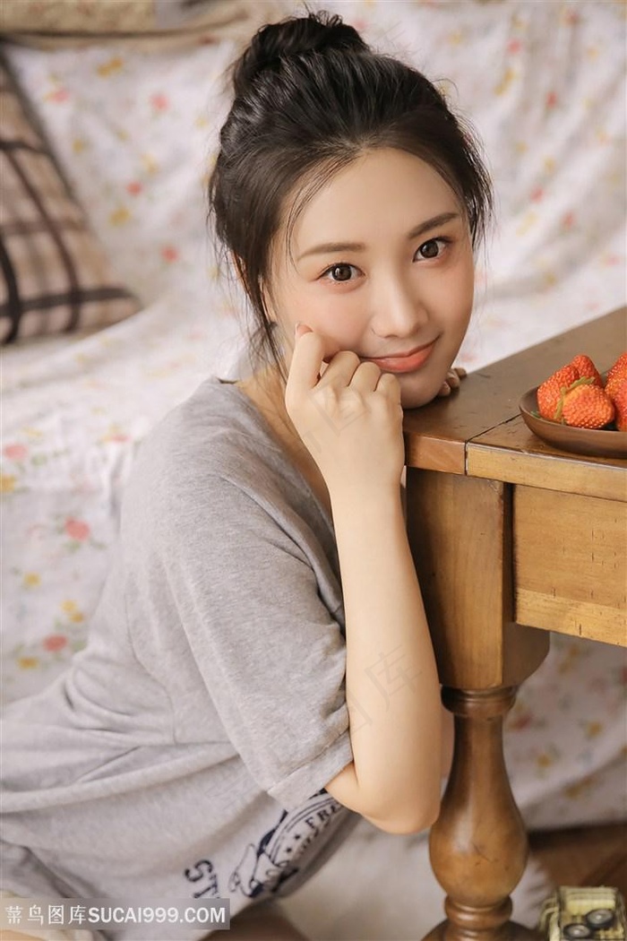 莜崎爱泳装秀视频大全呈现夏日诱惑,阳光下的曼妙身姿...