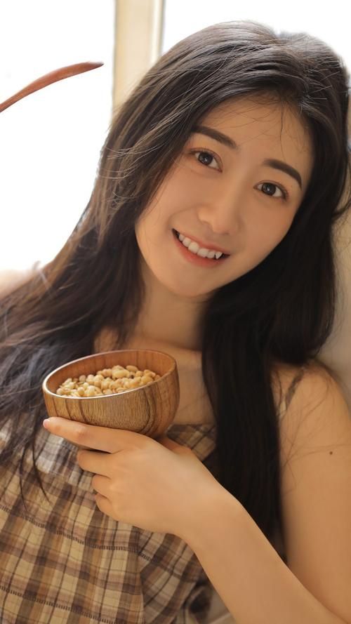 中年男人生活照展现岁月沉淀后的从容与智慧捕捉平凡...