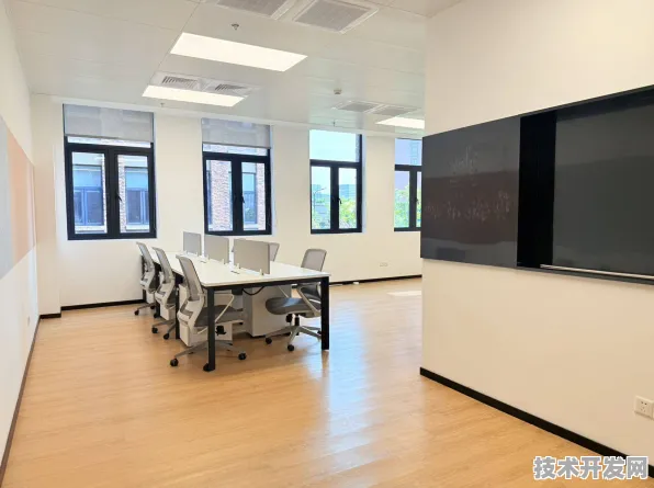 浦东突破进展：拼多多发布全球首款生物计算产品，在张江科学城量产，性能领先国际同类AI+制造实施方案%