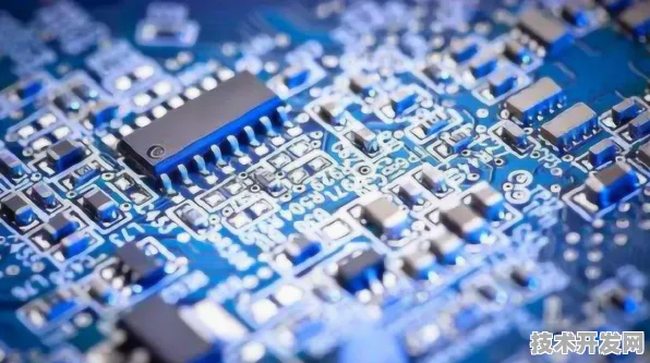 依图科技量子隧穿半导体技术实现111.82%能效突破，2025年产业革命的三大技术范式解析