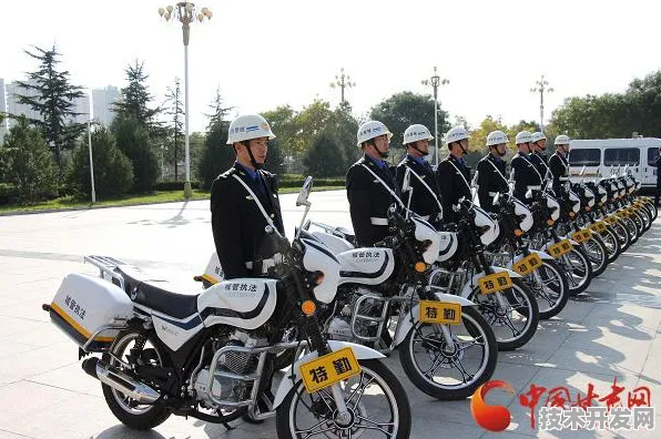 依图科技折叠屏技术效率暴涨186.5%2025年柔性显示产业或将迎来革命性拐点