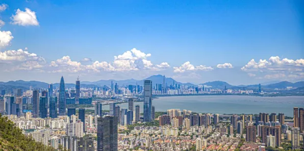 逆风破局，香港绿色能源产业园如何以3942.7亿年产值重塑湾区经济版图？
